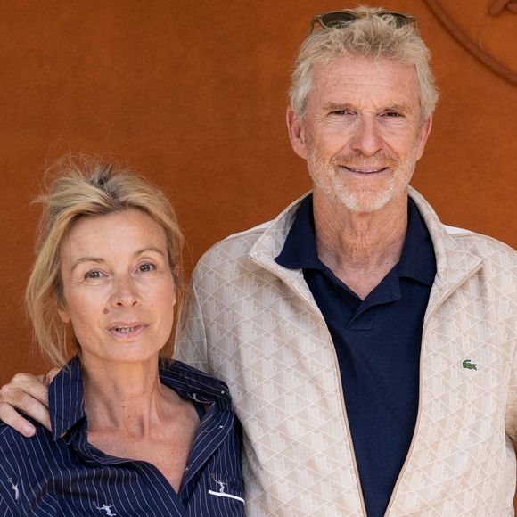 Denis Brogniart a célébré son 59e anniversaire le 12 juin 2026 dans un cadre prestigieux.

Denis Brogniart et son épouse Hortense Brogniart au village lors des Internationaux de France de tennis de Roland-Garros à Paris. 

© Jacovides / Moreau / Bestimage