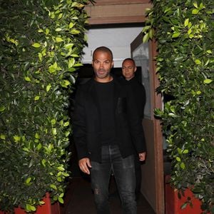 EXCLUSIF Santa Monica, CA La chanteuse/actrice Christina Milian et M. Pokora, ainsi que leurs deux enfants, quittent le restaurant italien Giorgio Baldi après avoir dîné avec l'ancien basketteur professionnel Tony Parker à Santa Monica. Christina porte un pantalon marron et une chemise blanche boutonnée.



Photo : Tony Parker