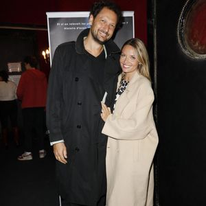 Exclusif - Eric Antoine et sa femme Gennifer Demey - Célébrités assistent au spectacle "Dans les étoiles" par l'astrophysicien David Elbaz au théâtre de la Gaîté Montparnasse à Paris le 22 septembre 2025. © Marc Ausset-Lacroix/Bestimage