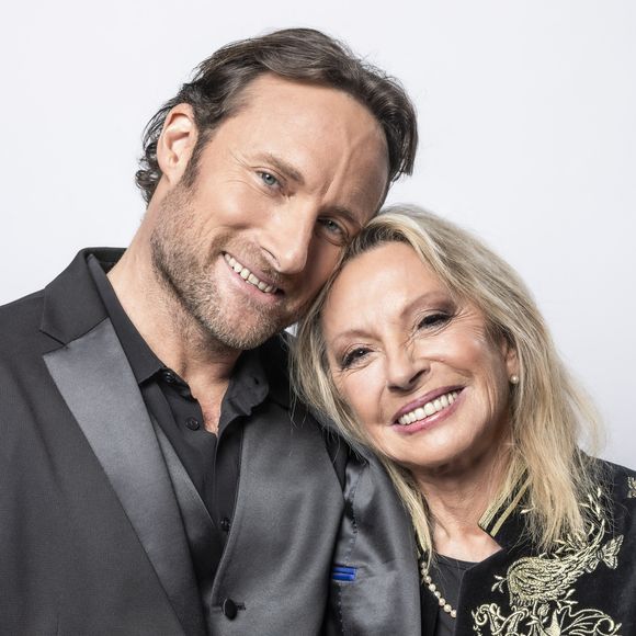Véronique Sanson et son fils Christopher Stills - Enregistrement de l'émission "La chanson secrète", présentée par N.Aliagas et diffusée le 1er décembre sur TF1
© Guillaume Gaffiot-Cyril Moreau / Bestimage