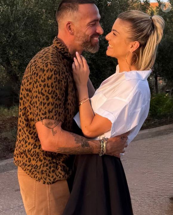 De son côté, l'infirmière de 38 ans a retrouvé l'amour dans les bras de Mickaël.

Coralie (Mariés au premier regard) et son nouveau compagnon Mickaël.