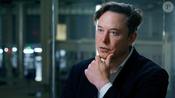 Il s'agit bien entendu d'Elon Musk. Et difficile de passer à côté de l'homme le plus controversé ces temps derniers. 


Elon Musk, qui veut un jour fonder une colonie sur Mars annonce que la vie sera difficile sur la planète rouge pour les premiers arrivants
