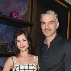 L'actrice s'illustrait sur la scène du Crazy Horse et c'est lors d'une de ses prestations qu'elle a tapé dans l'oeil de François Vincentelli.
Exclusif - Alice Dufour et son compagnon François Vincentelli à la soirée d'inauguration de la nouvelle boutique "Pellegrino" à Paris.