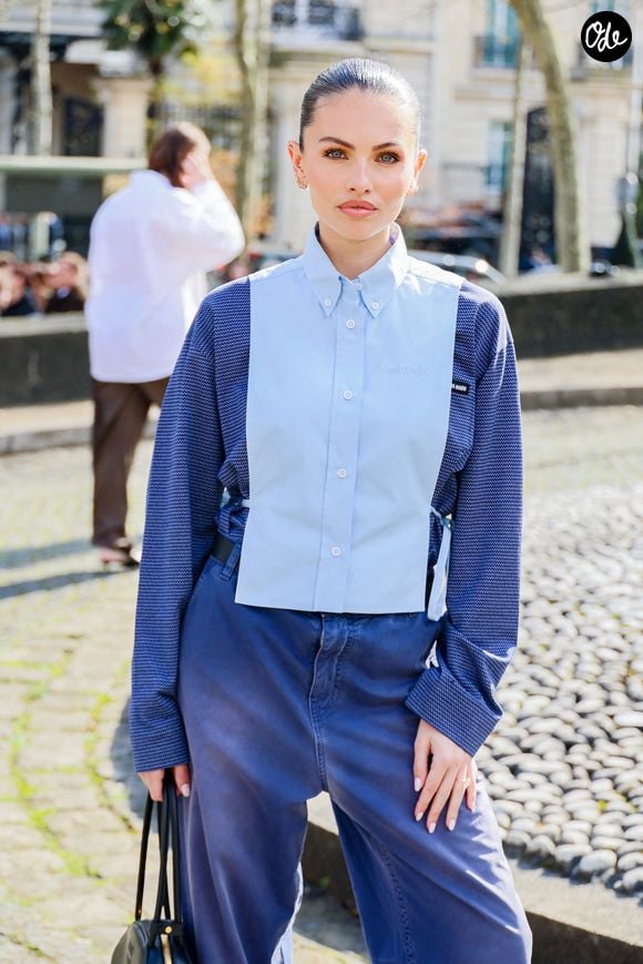 Le célèbre mannequin a jeté son dévolu sur l'un des joyaux de la côte : le luxueux établissement Les Roches Blanches.

Thylane Blondeau aux arrivées au défilé Miu Miu Collection Femme Prêt-à-Porter Automne/Hiver 2026-2027 lors de la Fashion Week de Paris (PFW) au palais d'lena conseil Economique, social et environnemental, à Paris, France, le 10 mars 2026. © Denis Guignebourg/Bestimage