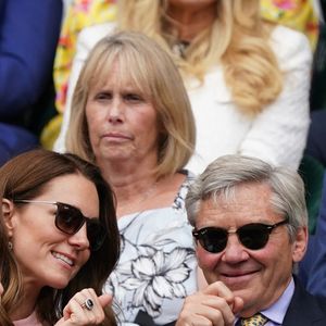 Catherine (Kate) Middleton, duchesse de Cambridge assiste, au côté de son père Michael, à la finale du tournoi de Wimbledon (Djokovic - Berrettini) au All England Lawn Tennis and Croquet Club à Londres, le 11 juillet 2021.
©AGENCE / BESTIMAGE
