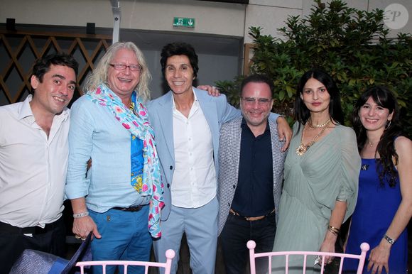 Pierre-Jean Chalençon, Jean-Luc Lahaye, Fabien Chalard (Patron de L'etablissement), Sylvie Ortega Munos, guest - Vin d'honneur du mariage de Jean-Luc Lahaye et Paola au restaurant festif et bar à cocktails "Frivole, 8 rue Jean Goujon à Paris le 2 juillet 2025. © Philippe Baldini/ Bestimage