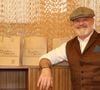"Chaque euro récolté sera investi dans la reconstruction, alors on compte sur vous. Venez nombreux et nombreuses, ciao !", lance-t-il face caméra.

Le chef Philippe Etchebest ouvre son restaurant éphémère "Signature" du 9 au 30 octobre au 25 rue Sedaine à Paris dans le 11ème arrondissement le 8 octobre 2025. © Jean-Marc Lhomer/Bestimage