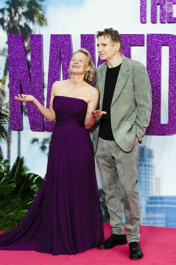 Pamela Anderson et Liam Neeson se sont lâchés sur le tapis rouge

Pamela Anderson et Liam Neeson - Première du film "The Naked Gun" au Cineworld Leicester Square à Londres.  

Photo : Action Press / Bestimage
