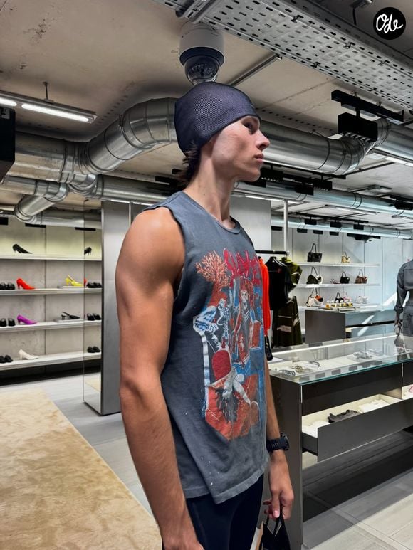 Sur son site internet, cette société se décrit comme étant "une agence de management de premier plan dans le secteur de la mode à l'échelle mondiale"

Extrait du compte Instagram de Cameron Smet. © Instagram / Cameron Smet