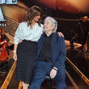 France Télévisions va consacrer une soirée à Serge Lama

Faustine Bollaert lors de l'enregistrement d'une émission consacrée à Serge Lama, le 29 avril 2025 au théâtre Marigny