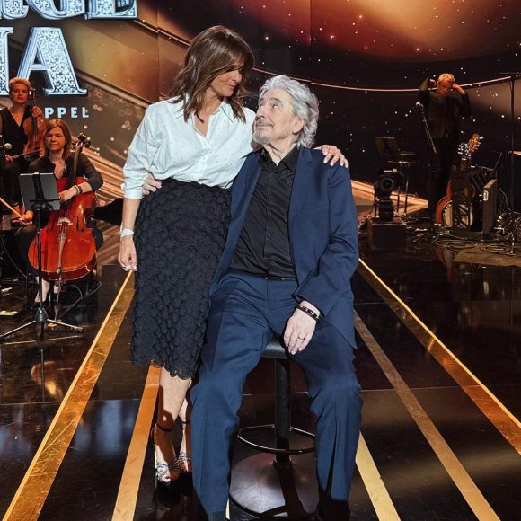 France Télévisions va consacrer une soirée à Serge Lama

Faustine Bollaert lors de l'enregistrement d'une émission consacrée à Serge Lama, le 29 avril 2025 au théâtre Marigny