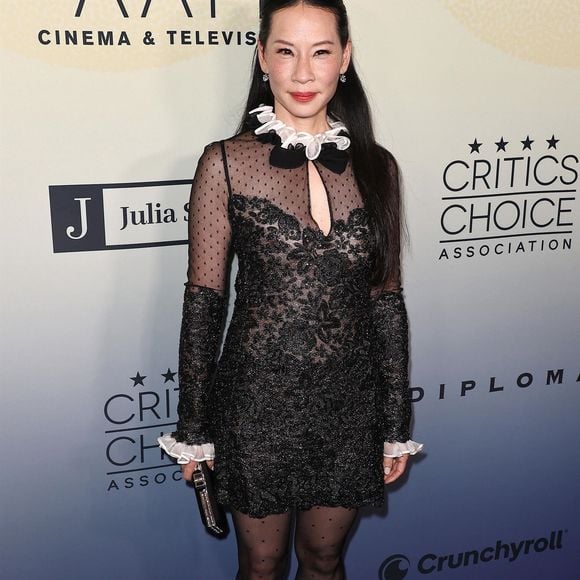 Lisser la texture et atténuer les taches permettent d’unifier et améliorer le teint.

Beverly Hills, CA La 4e célébration annuelle du cinéma et de la télévision AAPI de la Critics' Choice Association s'est tenue à l'hôtel Four Seasons de Beverly Hills.

Backgrid USA / Bestimage