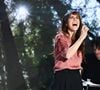 Elle y évoque ses blessures, dont la mort de son compagnon assassiné à Bordeaux à 20 ans.

Zaz à l'enregistrement de l'émission "Vivement dimanche" au studio Rive gauche, le 18 mars 2025. © Guillaume Gaffiot / Bestimage