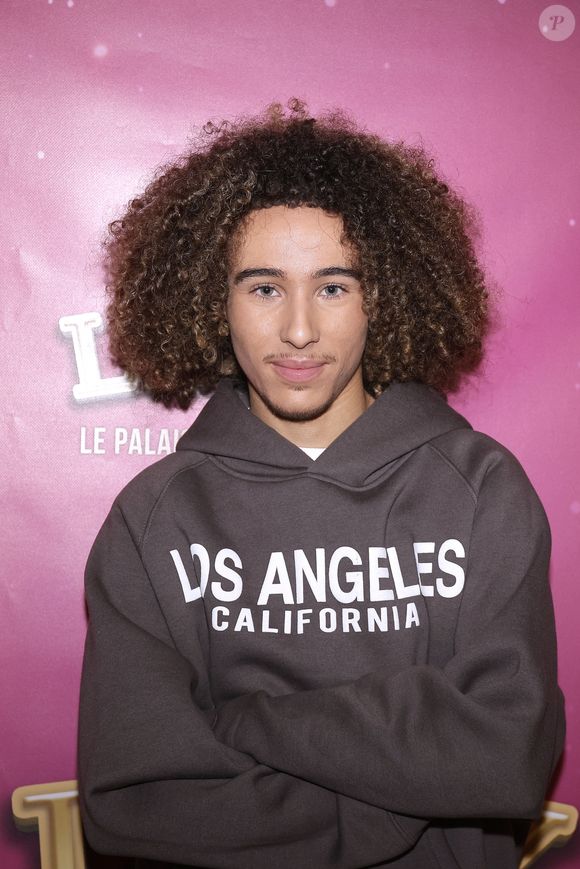 Surtout, le jeune chanteur déplore ouvertement le manque de soutien de ses anciens camarades. Il regrette que la solidarité affichée devant les caméras ait disparue.


Exclusif - Masséo Banzept (Star academy 2024) à la première du spectacle "Lilly et le Palais du Music-Hall" au théâtre de la Tour Eiffel à Paris, France, le 29 novembre 2025. 

© Cédric Perrin/Bestimage