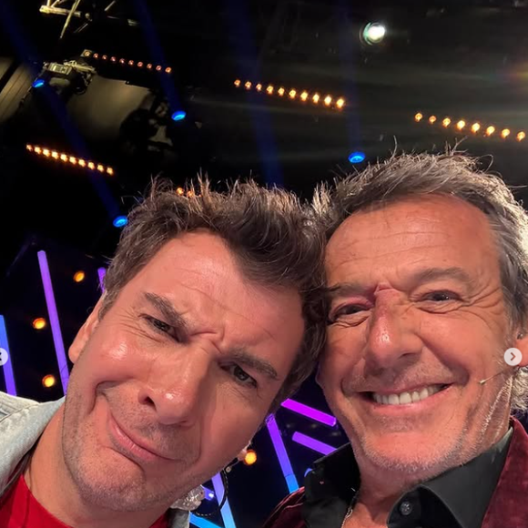 Un post qu'il a accompagné de photos de tournage, une prise avec chacun des enquêteurs et d'autres le révélant sous les traits de cet impressionnant Seigneur.

Jean-Luc Reichmann dans "Mask Singer".