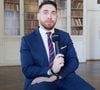 L'Armée de l'air, qui a un besoin crucial d'experts climatiques à cette époque, lui a proposé de se réorienter à la place vers une spécialité étonnante : la météorologie. 

Il a été recruté par Bruce Toussaint pour rejoindre sa matinale "Bonjour"
