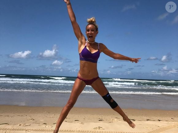 Après le stress du voyage retour, Elodie Gossuin retrouve son quotidien, avec son mari et ses enfants. 
Elodie Gossuin en vacances à la plage, photo tirée d'Instagram