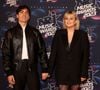 Le musicien s’est installé à Naples pour collaborer avec des artistes locaux et courir le marathon de la ville.

Florian Rossi et sa compagne Louane au photocall de la 25ème cérémonie des "NRJ Music Awards (NMA)" au palais des Festivals et des Congrès de Cannes, France, le 10 novembre 2023. © Dominique Jacovides/Bestimage
