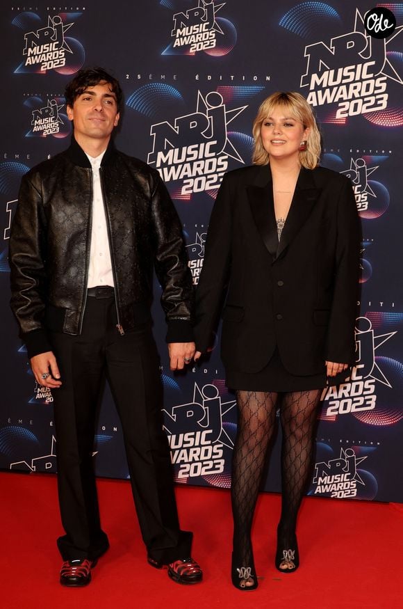 Le musicien s’est installé à Naples pour collaborer avec des artistes locaux et courir le marathon de la ville.

Florian Rossi et sa compagne Louane au photocall de la 25ème cérémonie des "NRJ Music Awards (NMA)" au palais des Festivals et des Congrès de Cannes, France, le 10 novembre 2023. © Dominique Jacovides/Bestimage