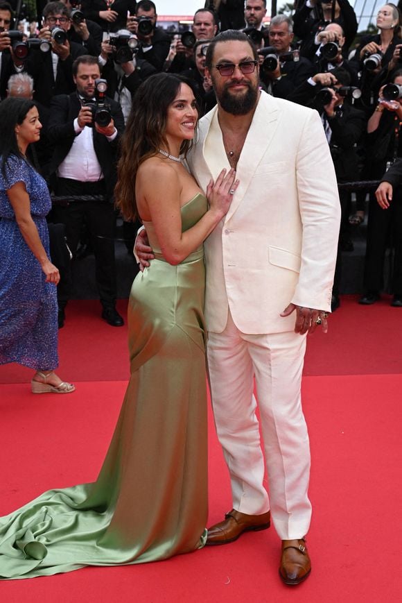 Adria Arjona, Jason Momoa assistant à la projection de "Highest 2 Lowest" au 78ème Festival de Cannes à Cannes, France, le 19 mai 2025. Photo : Doug Peters/PA Wire.