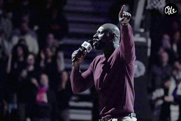 Omar Sy - O.Sy assiste au match du Paris Basketball, battu par le Žalgiris Kaunas (105 – 108), lors de la 15ème Journée de l'Euroleague à Paris, le 11 décembre 2025.  © Baptiste Autissier / PsnewZ / Bestimage