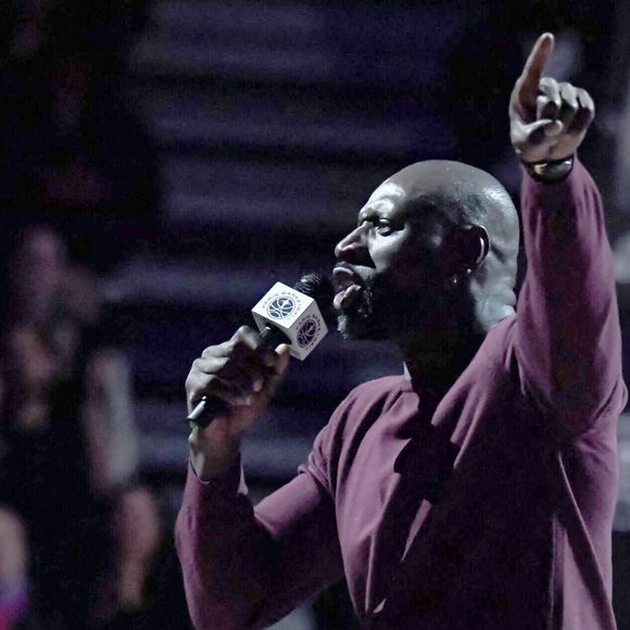 Omar Sy - O.Sy assiste au match du Paris Basketball, battu par le Žalgiris Kaunas (105 – 108), lors de la 15ème Journée de l'Euroleague à Paris, le 11 décembre 2025.  © Baptiste Autissier / PsnewZ / Bestimage