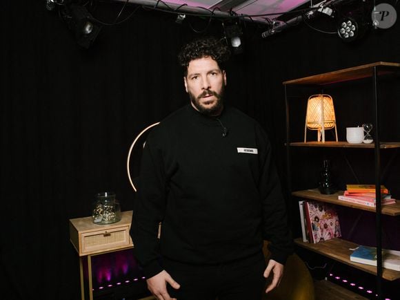 Exclusif - Redouane Bougheraba en interview dans les locaux de Webedia, le 27 février 2025. © Sam Delpech / Bestimage