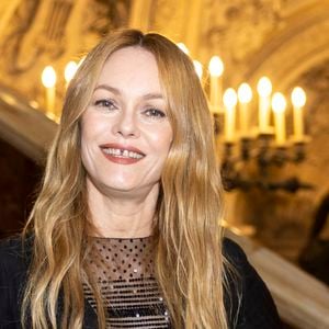 Vanessa Paradis au photocall du deuxième défilé de mode Chanel Haute-Couture automne-hiver 2024/2025 au palais Garnier lors de la Fashion Week de Paris, France, le 25 juin 2024. © Olivier Borde/Bestimage