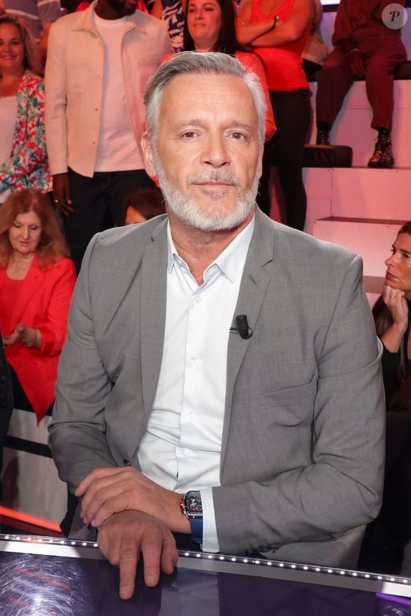 Il s'agit de Jean-Michel Maire

Exclusif - Jean-Michel Maire, sur le plateau de l’émission « TPMP » présentée par C.Hanouna et diffusée en direct sur C8, Paris, France, le 23 septembre 2024. © Jack Tribeca / Bestimage