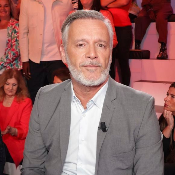 Il s'agit de Jean-Michel Maire

Exclusif - Jean-Michel Maire, sur le plateau de l’émission « TPMP » présentée par C.Hanouna et diffusée en direct sur C8, Paris, France, le 23 septembre 2024. © Jack Tribeca / Bestimage