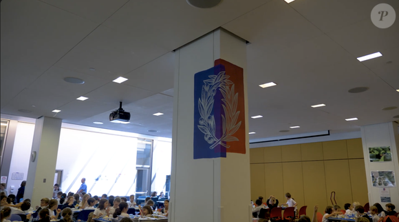 Le coût annuel pour y étudier est de 43 600 euros, hors frais de dossier et cantine.

Le lycée Français de New-York attire de nombreux élèves chaque année. Capture d'écran Youtube