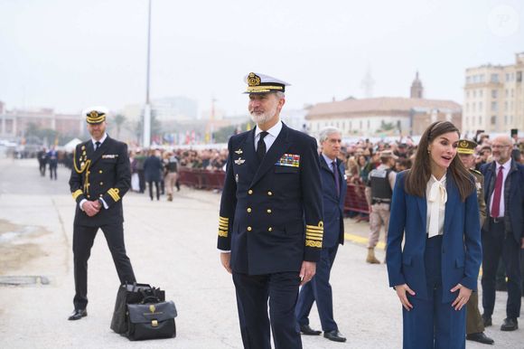Le roi Felipe VI et la reine Letizia d'Espagne président les adieux du « Juan Sebastián de Elcano » avec l'Infante Leonor comme aspirante à Cadix le 11 janvier 2025 Zuma Press / Bestimage