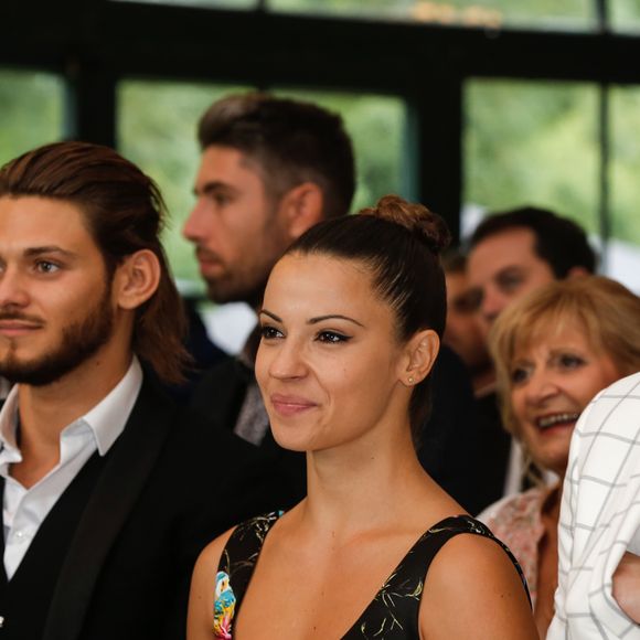 Exclusif - Rayane Bensetti, Denitsa Ikonomova et Christian Millette lors de la cérémonie civile d'échange d'anneaux - Mariage de Katrina Patchett et Valentin D'Hoore vendredi à 14 h à la mairie de Linselles dans les Hauts-de-France suivi d'une cérémonie civile d'échange d'anneaux, dont le maître de cérémonie était Maxime Dereymez, dans l'orangerie du château du Biez à Pecq en Belgique le 1er septembre 2017. © Philippe Doignon/Bestimage

Crédits obligatoires :
Valentin D'Hoore habillé par Hugo Boss
Katrina Patchett en robe Costarellos et chaussures Louboutin
Coiffure : Alexandra Dieu pour Vog coiffure
Maquillage : Marie Laure Thanneur