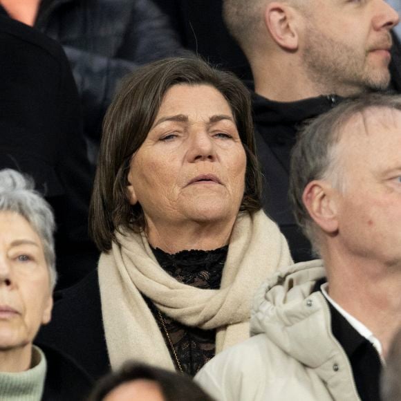 Il a raconté une anecdote au Club Med au Portugal qui illustre son côté protecteur et parfois excessif.

Véronique Rabiot dans les tribunes du quart de finale de la Ligue des Nations de l'UEFA 2025 "France - Croatie (2-0 / tab 5-4)" au Stade de France à Saint-Denis le 23 mars 2025.

© Cyril Moreau/Bestimage