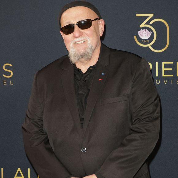 Le 3 avril 2025, l'artiste a ainsi confié sur son compte Facebook : "Il y a une semaine, j’entrais à l’hôpital pour subir une lourde opération"

Charlélie Couture - Photocall de la 30ème cérémonie des Lauriers de l'audiovisuel au théâtre Marigny à Paris le 24 février 2025. © Coadic Guirec/Bestimage