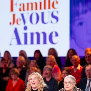Exclusif - Marie Lou Berry, Josiane Balasko lors de l'enregistrement de l'émission "Famille je vous aime" présentée par M.Drucker et qui sera diffusée le 29 décembre sur France 3, au studio Rive gauche, à Paris, France, le 2 décembre 2025. © Gaffiot-Perusseau/Bestimage
