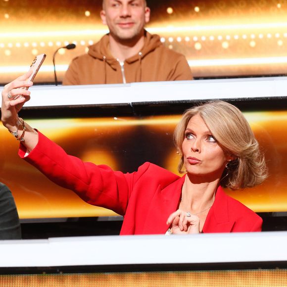 Exclusif  - Matthieu Lartot, Sylvie Tellier, Roman Doduik - Enregistrement de l'émission "100% logique" présentée par C. Feraud et qui sera diffusée le 5 avril 2024 au Studio du Lendit à Saint-Denis, France, le 20 décembre 2024. © Christophe Clovis / Bestimage