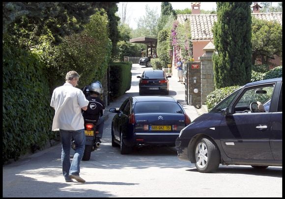 Nicolas Sarkozy et Carla Bruni arrivent au Cap Nègre pour leurs vacances en 2010. © DOMINIQUE JACOVIDES / BESTIMAGE