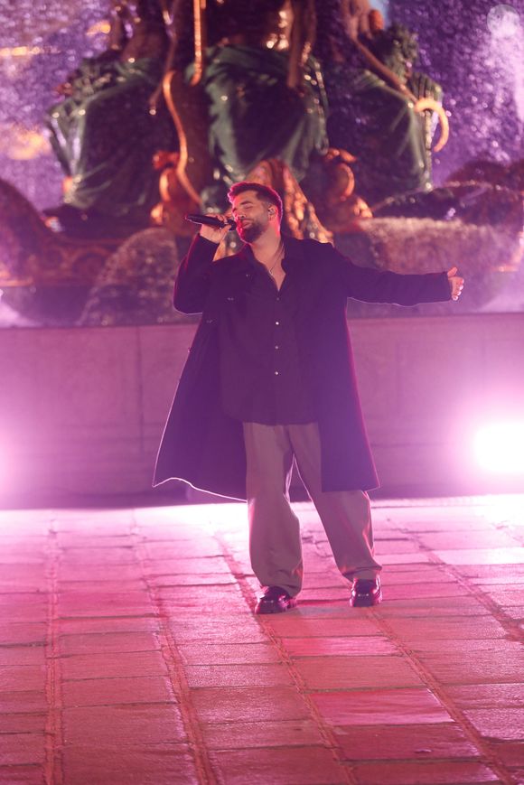 Ekouma semble d'ailleurs avoir craqué pour le chanteur si l'on en croit ses dires à "Télé Star"
Exclusif - Kendji Girac - Tournage de l'émission "La grande soirée du 31 décembre de Paris" sur la place de la Concorde à Paris, diffusée le 31 décembre sur France 2
©Christophe Clovis / Bestimage