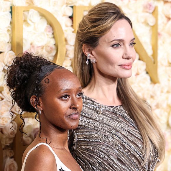 Zahara Marley Jolie et sa mère Angelina Jolie arrivent à la 82ème cérémonie des Golden Globes qui se tient à l'hôtel Beverly Hilton le 5 janvier 2025 à Beverly Hills, Los Angeles, Californie, États-Unis