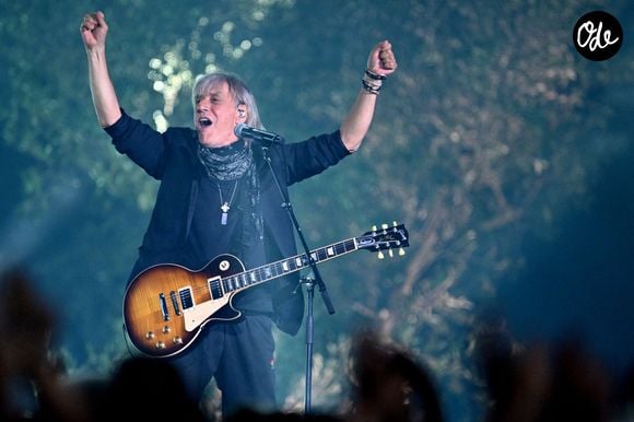 Jean Louis Aubert durant Corsu Mezu Mezu, le concert emmené par Patrick Fiori qui a eu lieu au stade Orange Vélodrome à Marseille, le 22 mai 2026, diffusé le 28 août sur France 3.. © Bruno Bebert/Bestimage