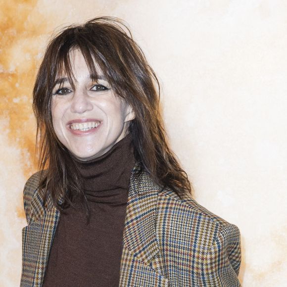 Charlotte Gainsbourg - Photo Call pour Le Défilé « Saint Laurent »Collection Prêt-à-Porter Automne/Hiver 2025-2026" lors de la Fashion Week de Paris (PFW), le 11 mars 2025. © Olivier Borde /Bestimage