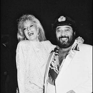 Sylvie Vartan a récemment partagé sur Instagram une série de photos montrant sa complicité avec Carlos au bord d’une piscine, rappelant leur amitié profonde. 

Archives - Sylvie Vartan et le chanteur Carlos aux Victoires de la Musique. RINDOFF-PATERSON / BESTIMAGE
