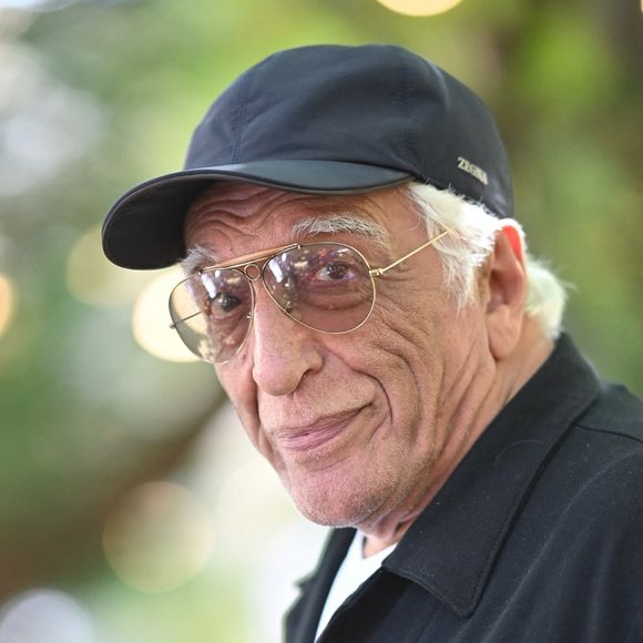 Gérard Darmon assiste au photocall de A l'Ancienne lors du 17e Festival du film francophone d'Angoulême le 28 août 2024 à Angoulême, France. Photo by Franck Castel/ABACAPRESS.COM