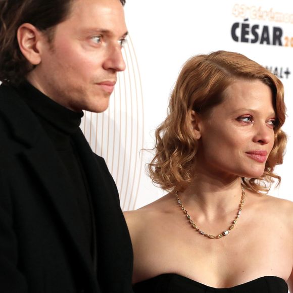 Mélanie Thierry et Raphaël sont les parents de trois enfants. 


Mélanie Thierry et son compagnon le chanteur Raphaël - Photocall lors de la 43ème cérémonie des Cesar à la salle Pleyel à Paris.
© Dominique Jacovides - Olivier Borde / Bestimage