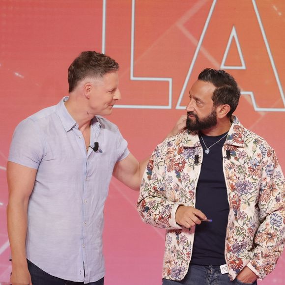 Exclusif - Matthieu Delormeau, Cyril Hanouna sur le plateau de l'émission "Tout beau, tout n9uf" présentée par C.Hanouna, et diffusé en direct sur W9, Paris, France, le 3 octobre 2025. © Jack Tribeca / Bestimage