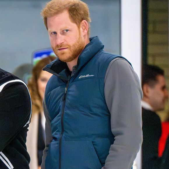 Le prince Harry, duc de Sussex et Meghan Markle, duchesse de Sussex, se joignent participent à un entraînement de curling aux Invictus Games Vancouver Whistler 2025, au Hillcrest Community Centre, Vancouver, Colombie-Britannique, Canada, le 16 février 2024. Backgrid USA / Bestimage