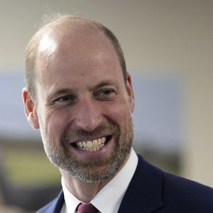 Le prince de Galles lors d'une visite à la RAF Benson à Wallingford, Oxfordshire. Photo par PA Photo/ Bestimage
