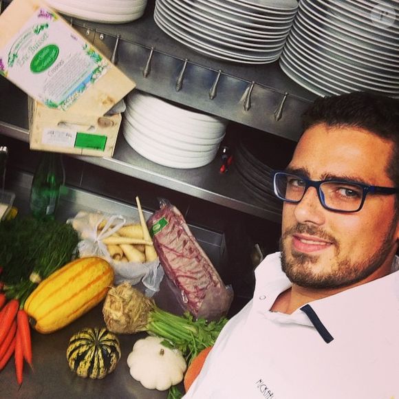 Le chef nordiste a annoncé sur son compte Instagram la fermeture temporaire de son restaurant pour le service du déjeuner.

Mickaël Braure, candidat de la treizième saison de "Top Chef" sur M6.