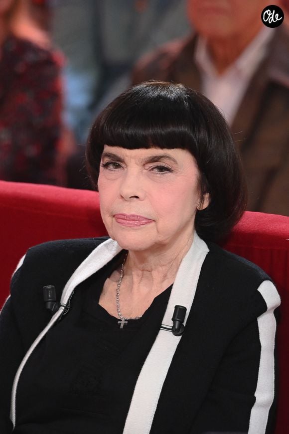 Exclusif - Mireille Mathieu - Enregistrement de l'émission "Vivement dimanche" aux studios Rive Gauche, présentée par M.Drucker et diffusée le 5 octobre 2025 sur France. Guillaume Gaffiot/Bestimage